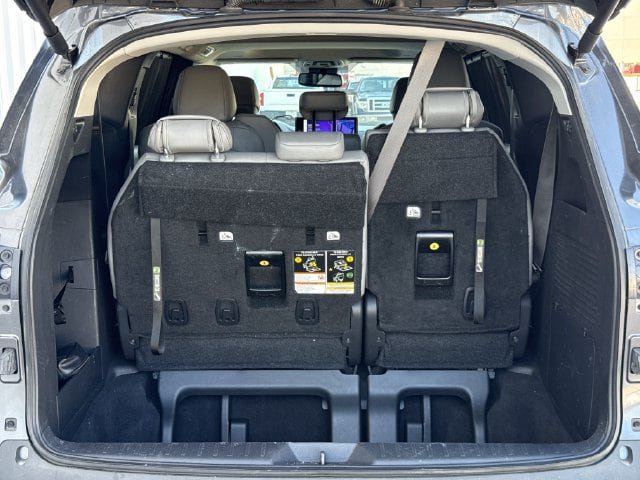 Certified 2025 Toyota Sienna XLE FWD image 34