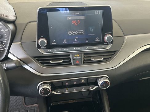 Used 2024 Nissan Altima 2.5 SR image 23