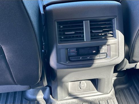 Used 2023 Volkswagen Atlas SE image 23