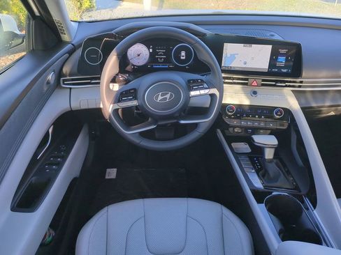 New 2026 Hyundai Elantra Limited image 17