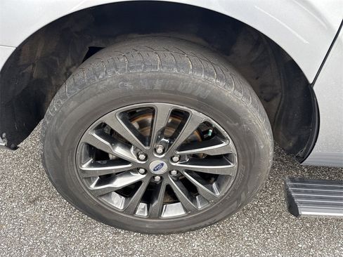 Used 2021 Ford Expedition Max Limited image 17