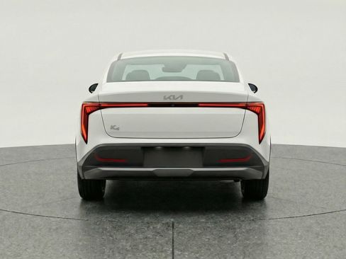 Used 2025 Kia K4 LXS image 7