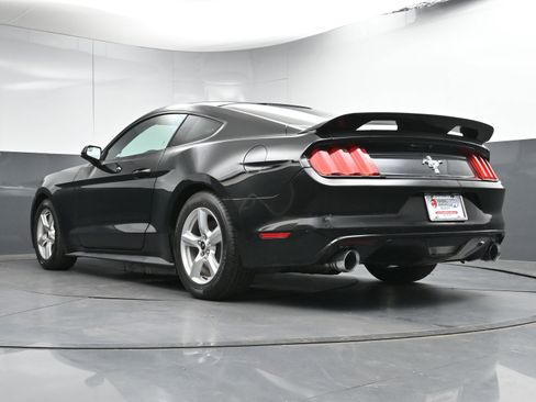 Used 2015 Ford Mustang Coupe image 28