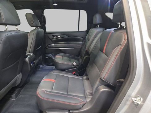 Used 2024 Chevrolet Traverse RS image 17