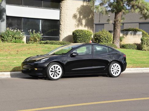 Used 2021 Tesla Model 3 Standard Range Plus image 37