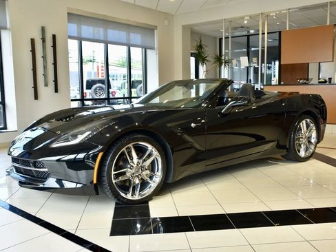 Used 2018 Chevrolet Corvette Stingray Convertible w/ 3LT Preferred Equipment Group RWD image 7