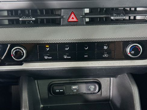 Used 2025 Kia Sportage LX FWD image 22