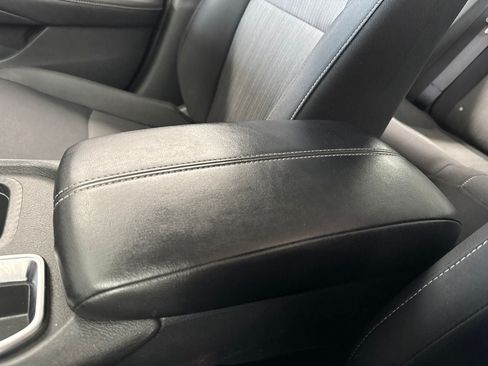 Used 2025 Nissan Sentra SV FWD image 26