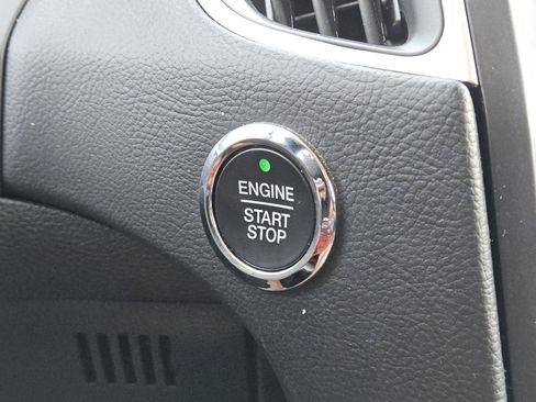 Used 2024 Ford Edge SEL AWD/4WD image 16