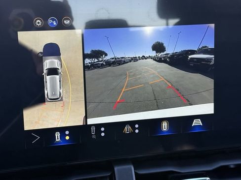 New 2026 Chevrolet Equinox LT w/ Convenience Package II image 16