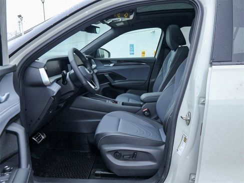 New 2026 Volkswagen Tiguan SE R-Line image 12