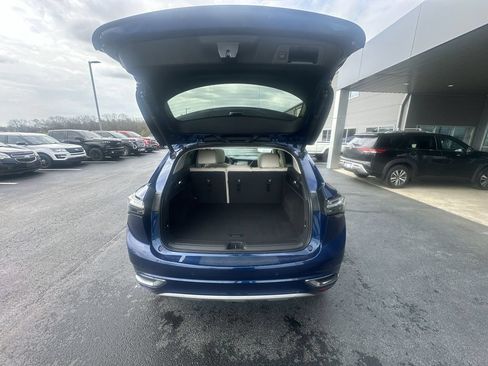 Used 2023 Buick Envision Avenir AWD/4WD image 32