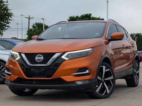 Used 2022 Nissan Rogue Sport SL w/ Premium Package image 1