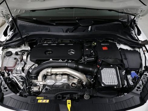 Certified 2026 Mercedes-Benz GLA 250 4MATIC image 37