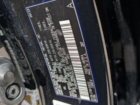 Used 2023 Toyota Highlander XLE AWD/4WD image 38