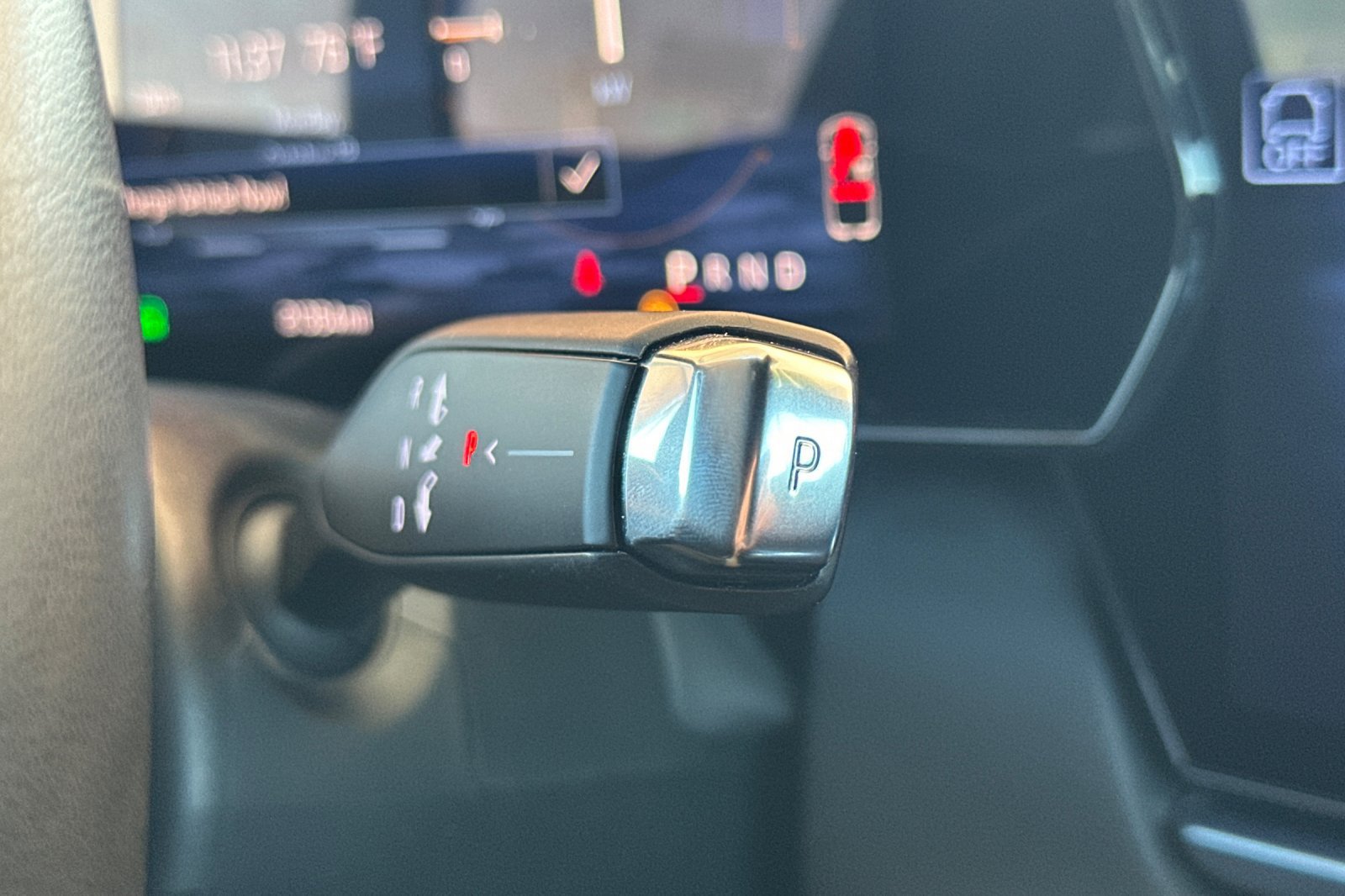 Used 2024 Chevrolet Equinox EV LT FWD image 33