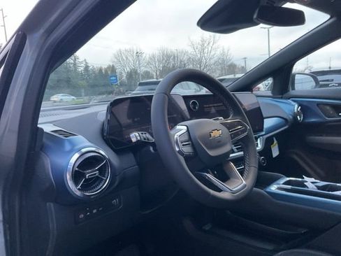New 2026 Chevrolet Equinox EV LT image 12