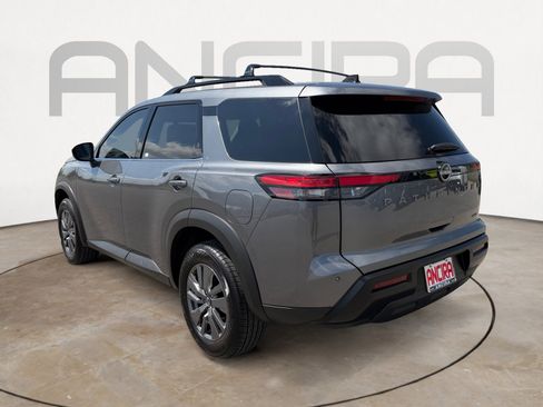 Used 2026 Nissan Pathfinder SV image 9