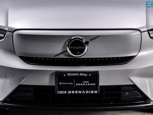 Used 2023 Volvo C40 P8 Recharge Ultimate image 9