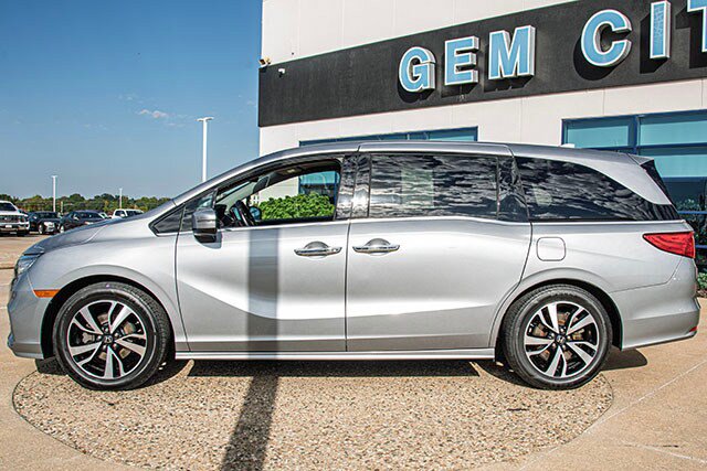 Used 2020 Honda Odyssey Elite image 2