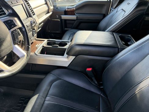 Used 2017 Ford F350 Platinum w/ Platinum Ultimate Package image 12