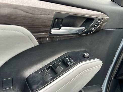 Used 2021 Toyota Highlander Platinum image 15