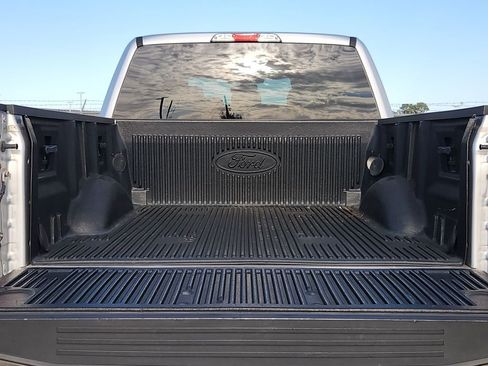 Used 2018 Ford F150 XLT w/ Equipment Group 302A Luxury image 9