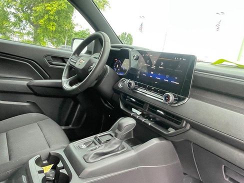 Used 2024 Chevrolet Colorado W/T RWD image 6