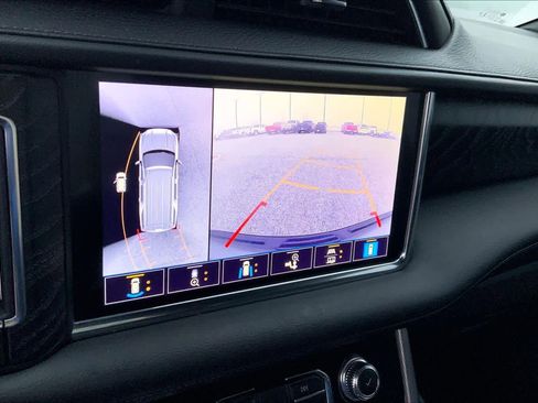 Used 2021 GMC Yukon XL Denali image 28