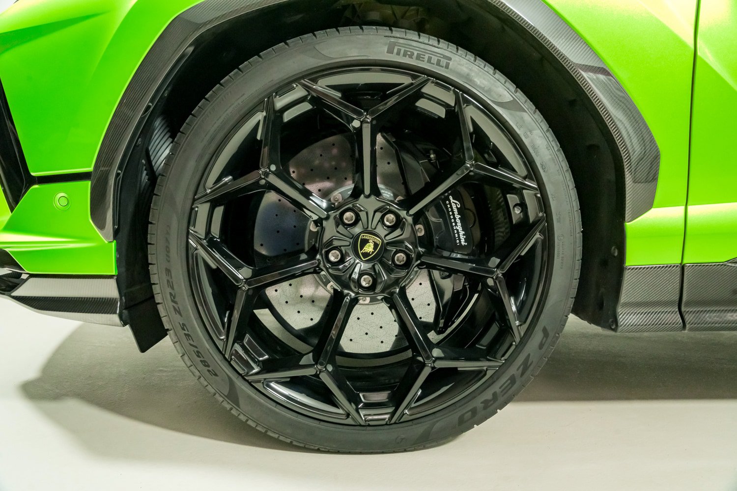 Used 2024 Lamborghini Urus Performante AWD/4WD image 12