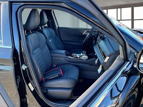 New 2026 Mitsubishi Outlander SE image 12