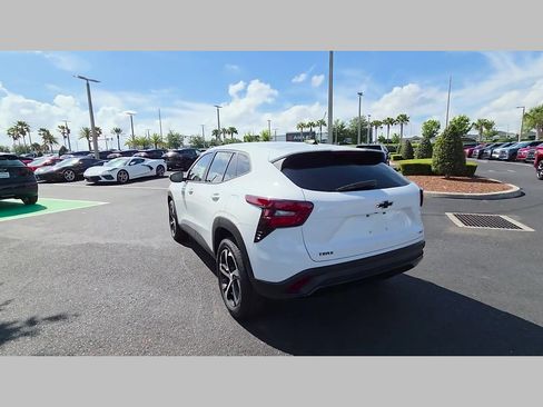 New 2026 Chevrolet Trax RS w/ Driver Confidence Package FWD image 18