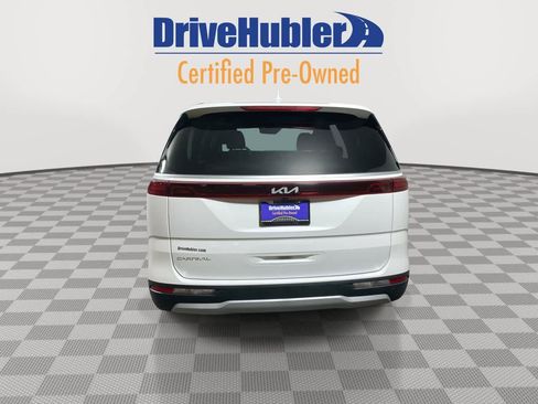 Used 2024 Kia Carnival LX image 3
