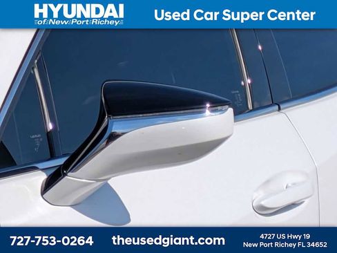 Used 2023 Lexus UX 250h FWD w/ Accessory Package (Z2) image 11