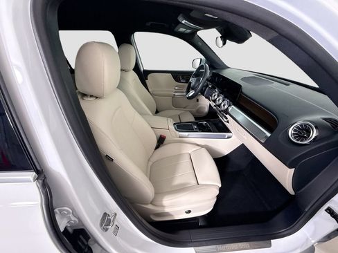 Used 2025 Mercedes-Benz GLB 250 image 20