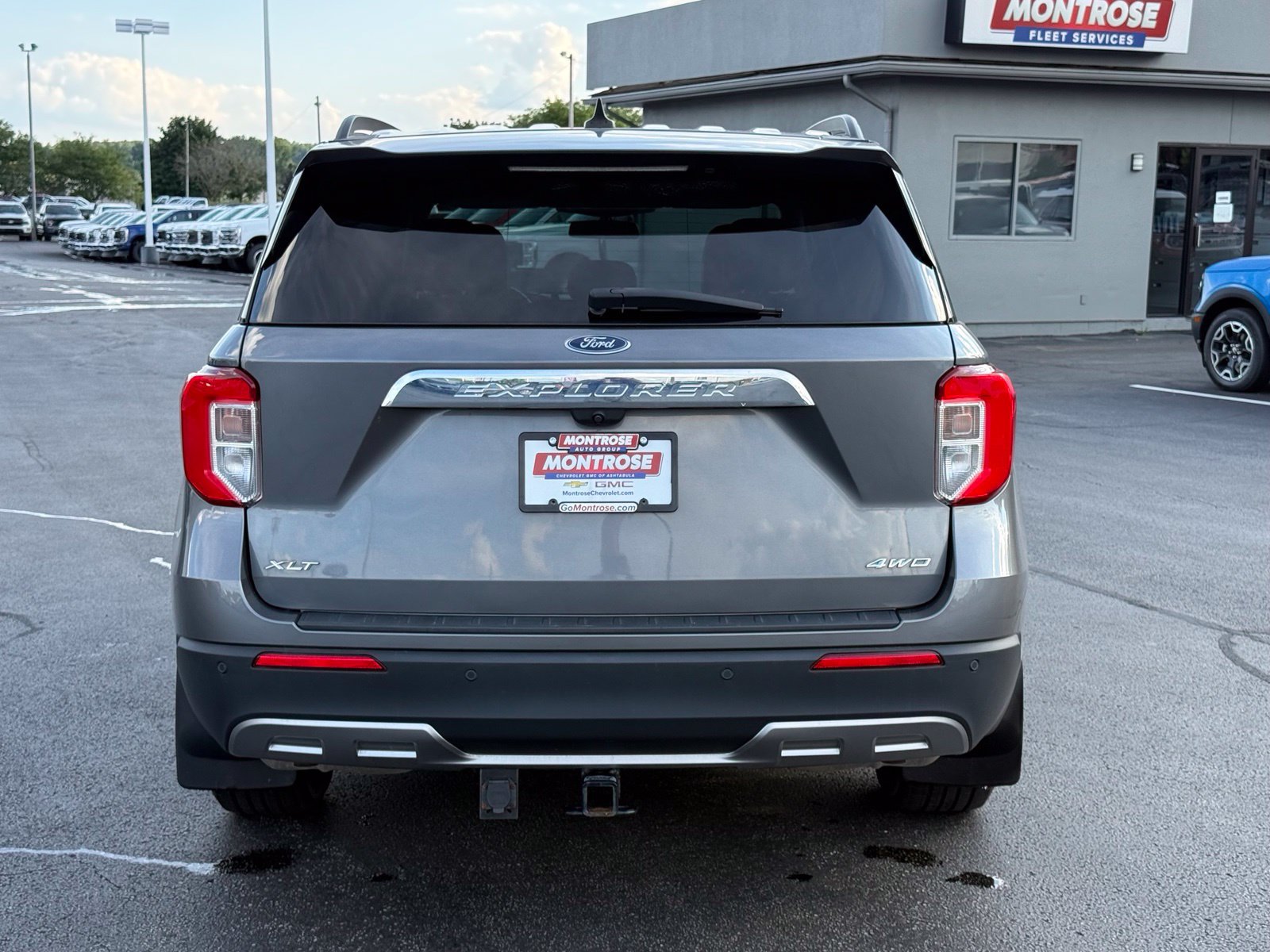 Used 2022 Ford Explorer XLT w/ Equipment Group 202A AWD/4WD image 5