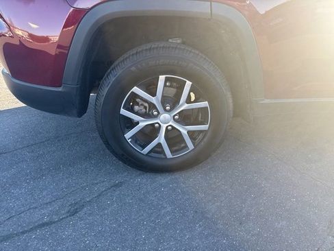 Used 2023 Jeep Grand Cherokee Limited w/ Trailer Tow Prep Group (B) image 8