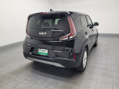 Used 2023 Kia Soul LX w/ LX Technology Package FWD image 7
