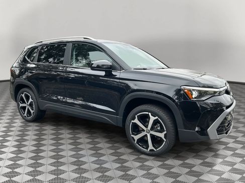 New 2026 Volkswagen Taos SEL image 1