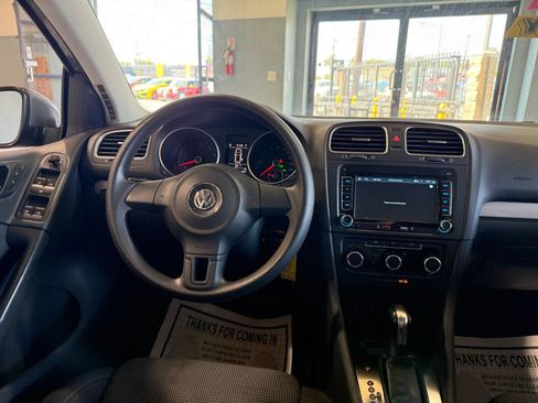 Used 2012 Volkswagen Golf 4-Door FWD image 11