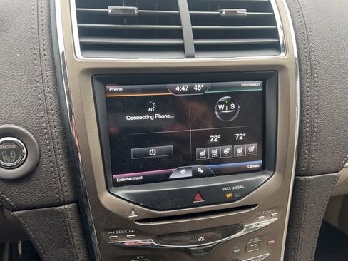 Used 2012 Lincoln MKX FWD image 12