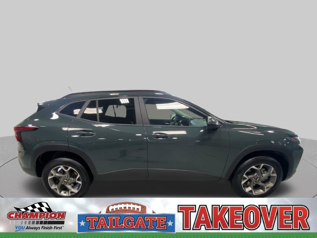 Certified 2025 Chevrolet Trax LT FWD image 11