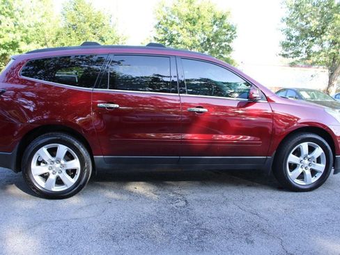 Used 2017 Chevrolet Traverse LT w/ Style and Technology Package AWD/4WD image 5