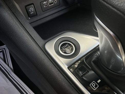 Used 2025 Nissan Sentra SV FWD image 19