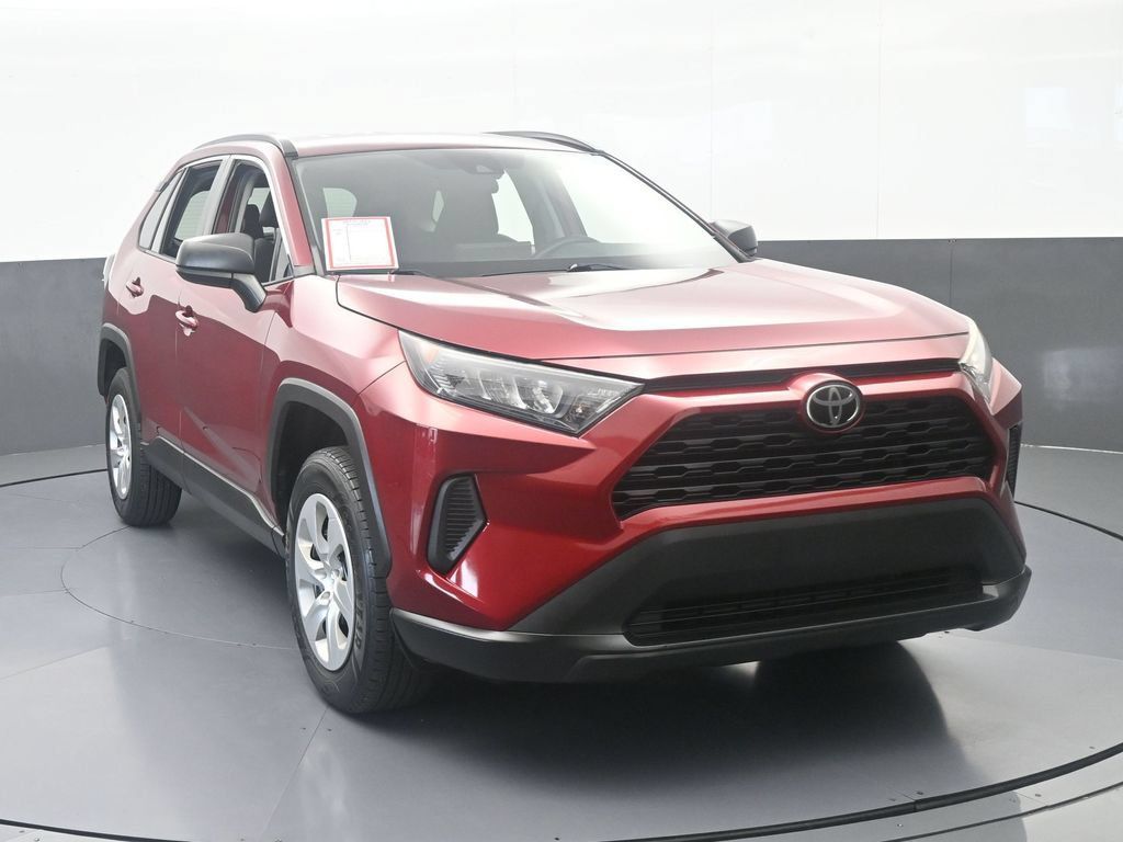 Used 2021 Toyota RAV4 LE FWD image 9