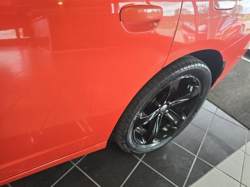 Used 2017 Dodge Charger R/T w/ Plus Group image 34