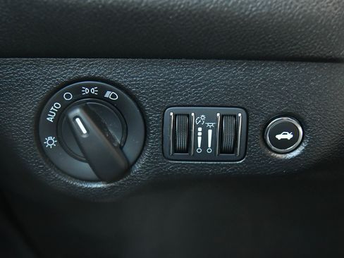 Used 2023 Dodge Challenger GT image 29