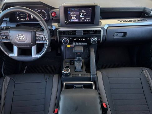 Used 2025 Toyota Tacoma TRD Off-Road w/ TRD Off Road Upgrade Package AWD/4WD image 15