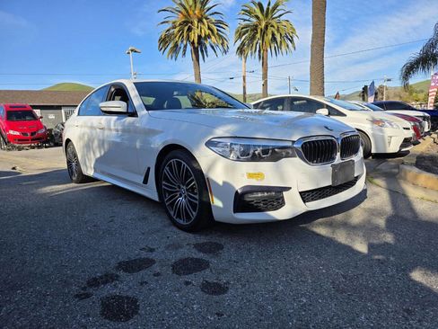 Used 2019 BMW 530e w/ M Sport Package image 4