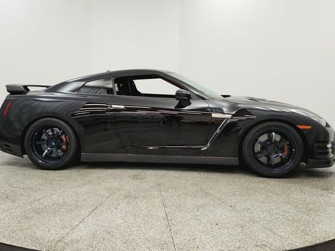 Used 2014 Nissan GT-R Black Edition AWD/4WD image 6